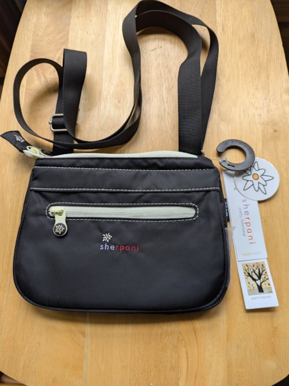 Sherpani Moda Sport Zoom Crossbody Bag NWT Black